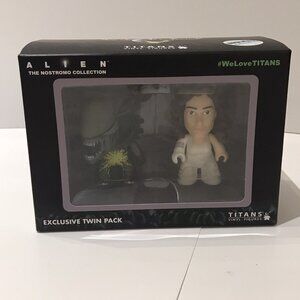 Titans - Nostromo Collection - Alien - Big Chap and Ripley Vinyl Figures